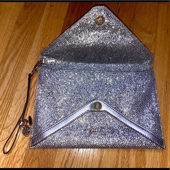 Guess Silver Clutch RARE! - Picture 2 of 5